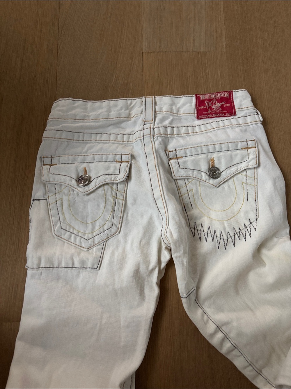 True Religion White Jeans Stitching and Red Tag style Joey size 26